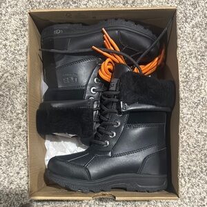 UGG Black Winter Boots w/orange laces NEW 11C